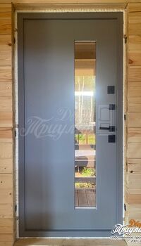 входная дверь со стеклом для дачного дома - фото внутри, отделка мдф панелью.jpg